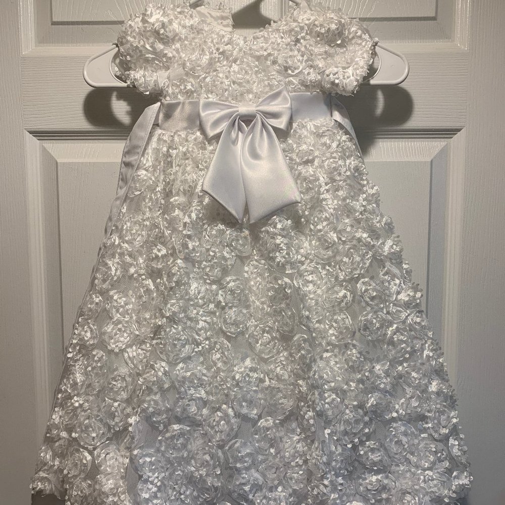 SWEA PEA & LILLI White Daisy Christening Gown 3-6 Mos.